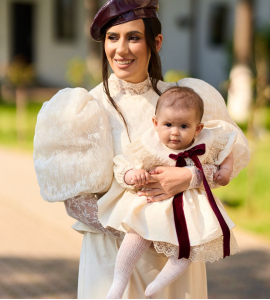 Set mama fiica Selin – rochie dama si rochita botez din panza topita