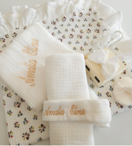 Trusou botez muselină, flori de camp, personalizat